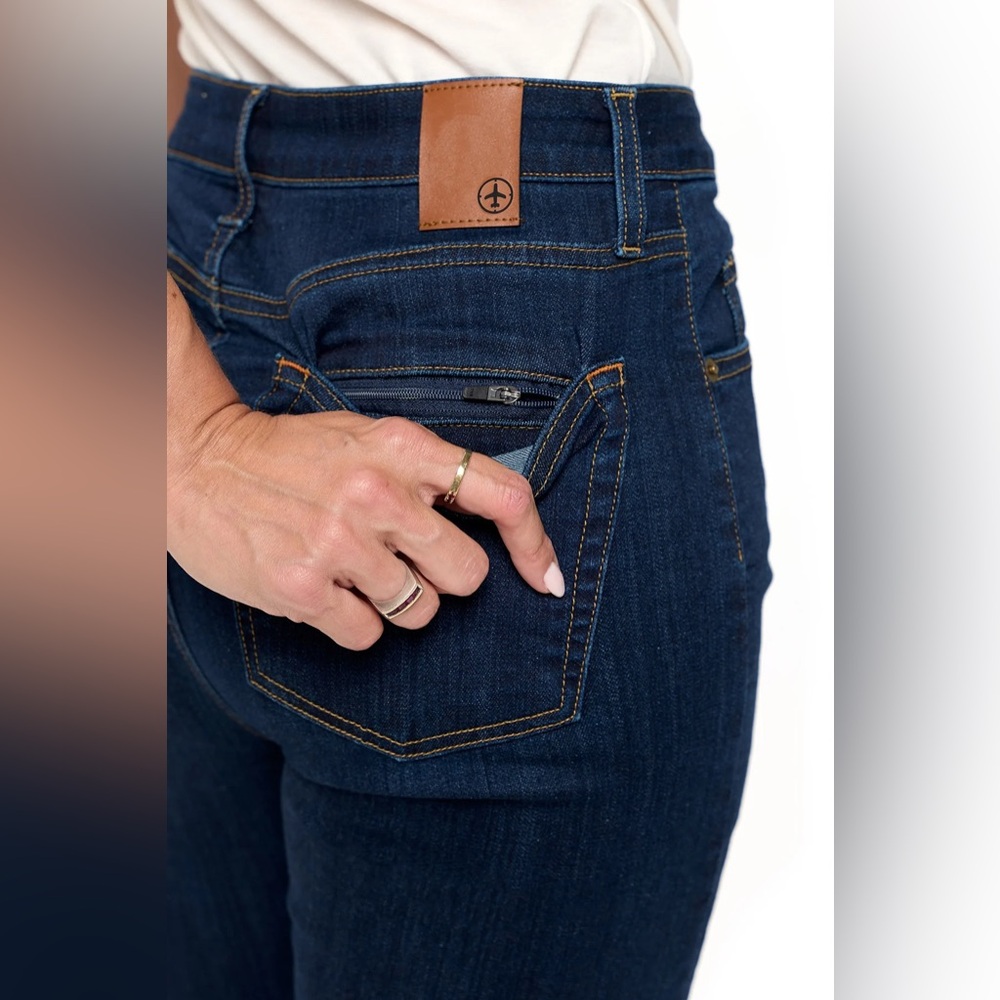 Aviator Best Travel Jeans Women’s Slim Straight Classic Indigo Size 26 Denim - Picture 2 of 16